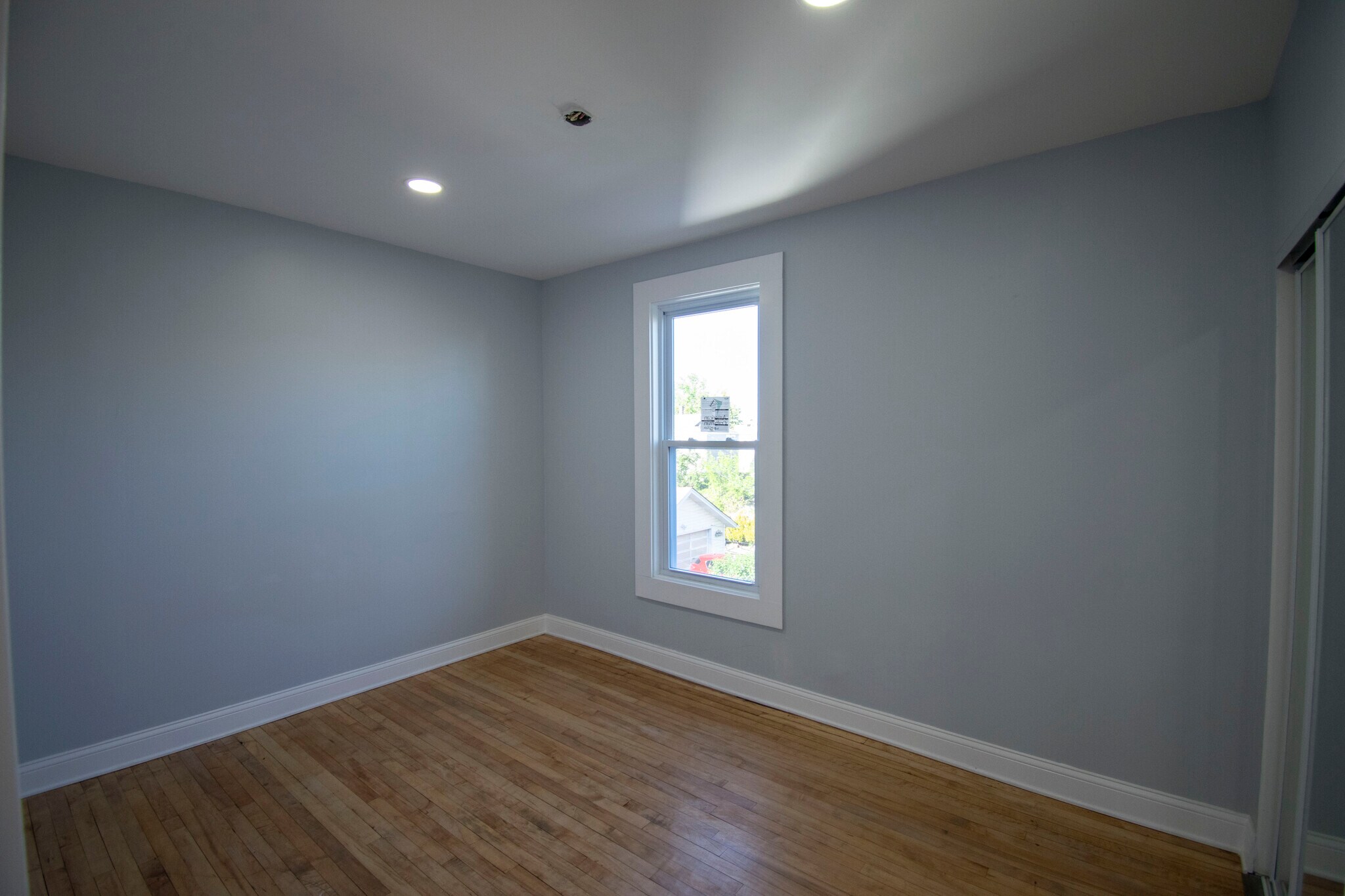 Building Photo - 4921 W Addison St
