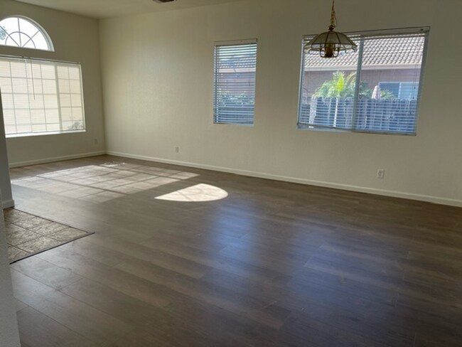 Building Photo - Back On the Rental Market And Ready To Go ...
