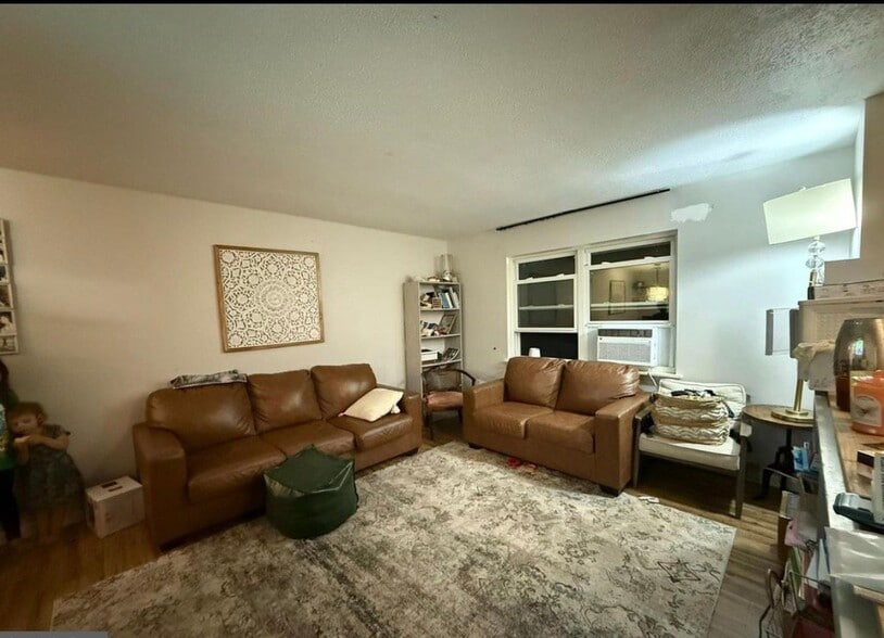 Building Photo - 1001 Ellman Ln