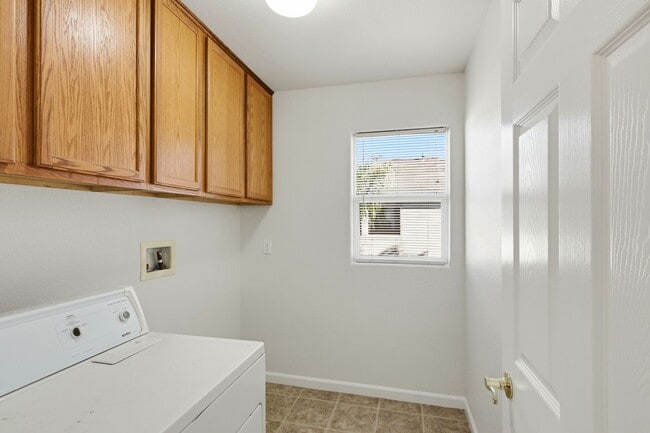 Building Photo - Seaview Ranch Neighborhood!