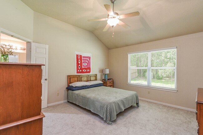 Building Photo - 203 Summer Pine Ct