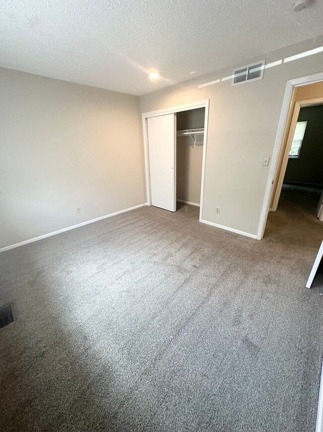 Building Photo - ***Available Immediately***Remodeled 4 Bed...