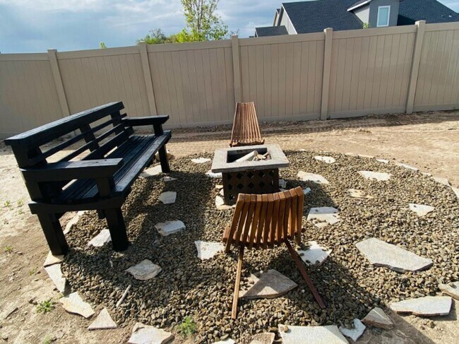 Building Photo - Half Off First Months Rent!- Unfurnished H...