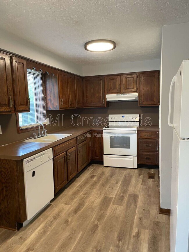 Building Photo - 7594 Peachmont Ave NW