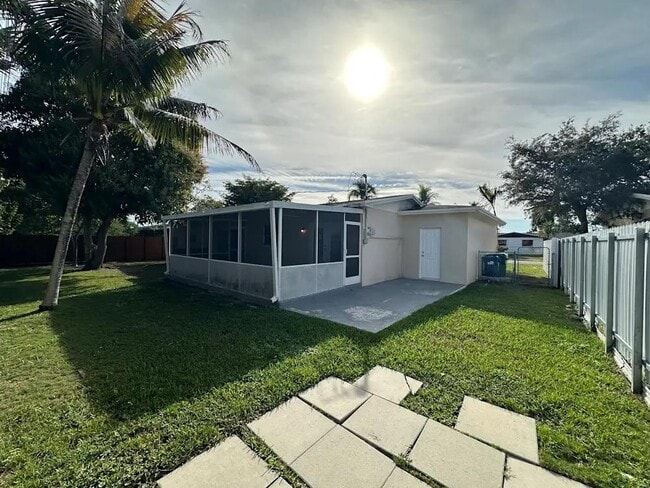 Building Photo - 10312 SW 156th St