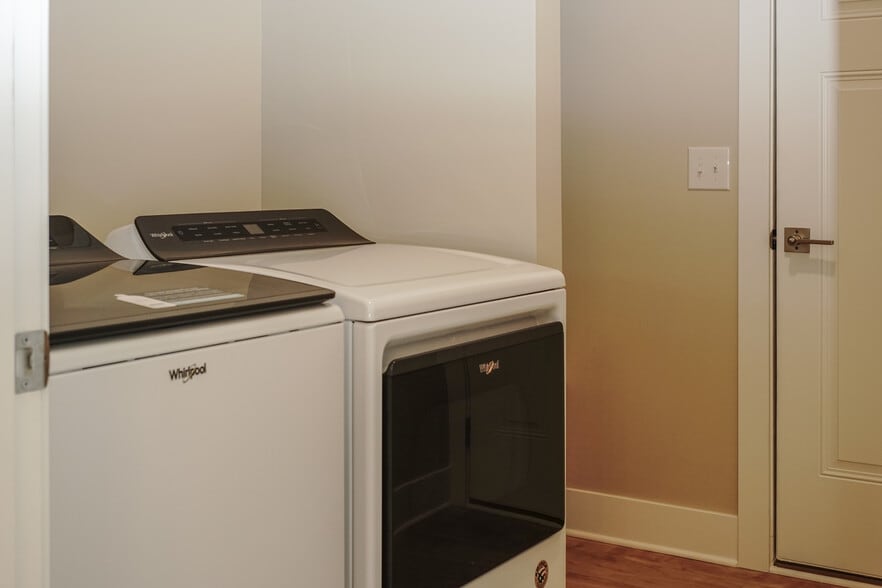 Building Photo - 8710 S 78th St