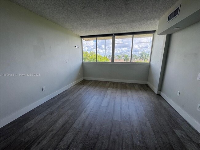 Building Photo - 816 NW 87th Ave