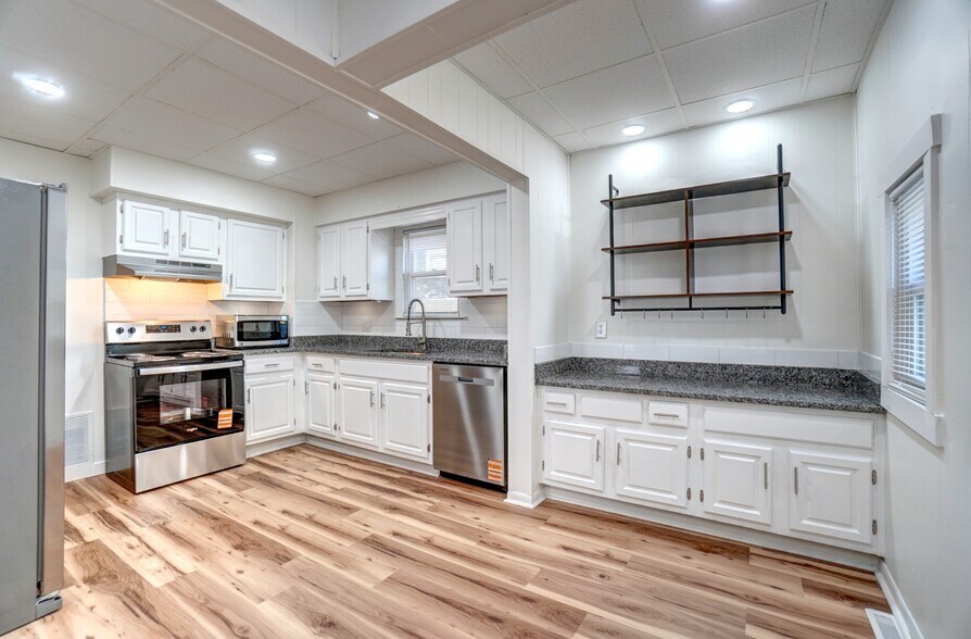 Building Photo - 4 Runyan Ct