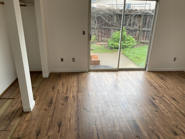 Master bedroom - 1253 Ravenshoe Way