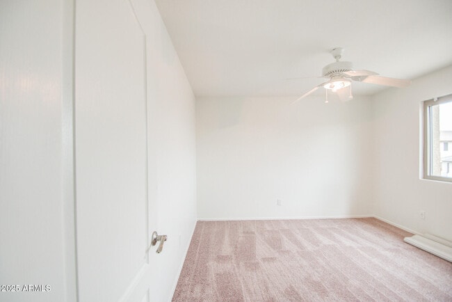Building Photo - 3938 E San Pedro Ave