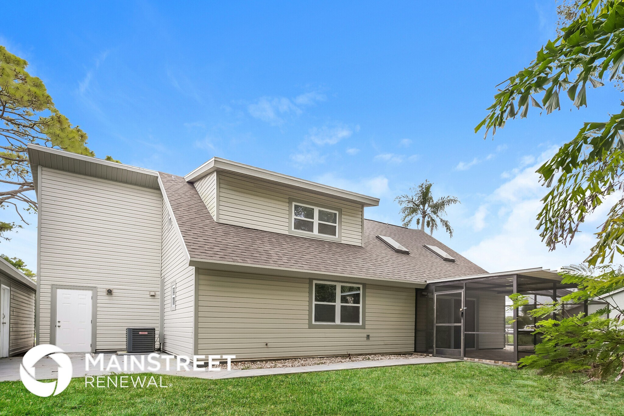 Building Photo - 17144 Phlox Dr