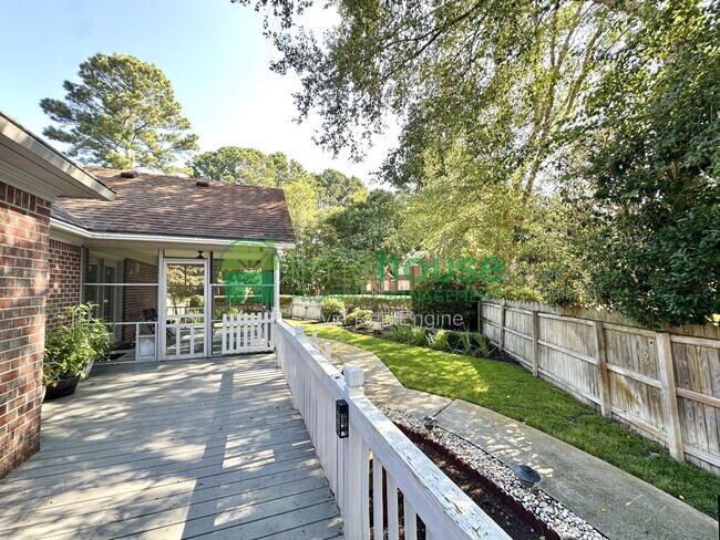 Building Photo - 948 Forest Lakes Cir