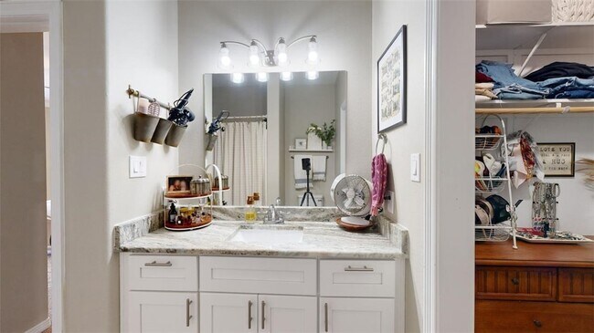 Building Photo - 2155 Big River St