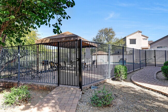 Building Photo - 2950 W Louise Dr