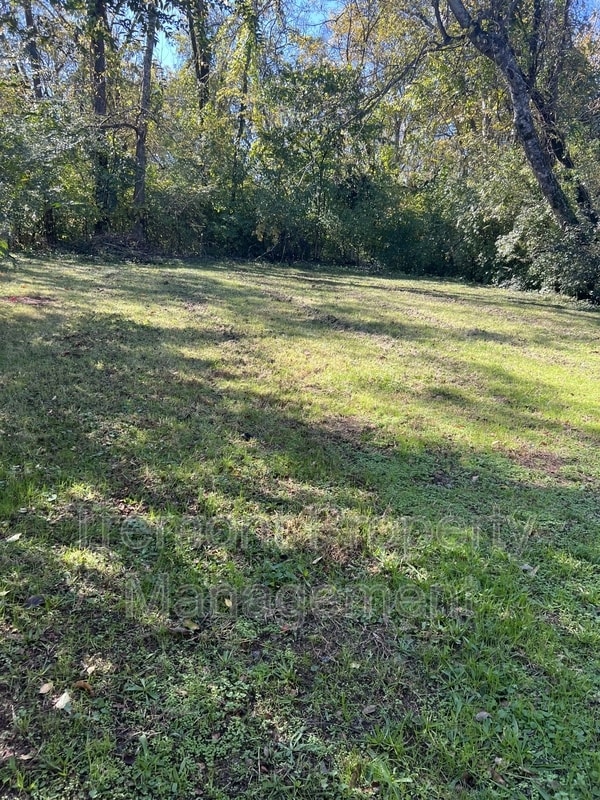 Building Photo - 1720 Portland St