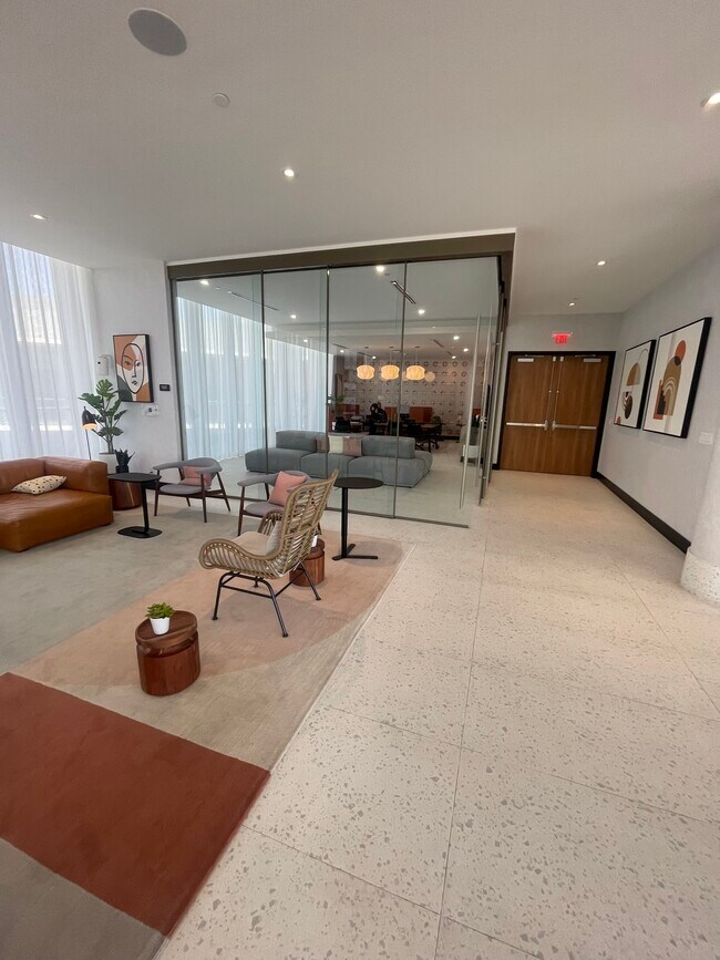 Building Photo - 598 NE 58th St