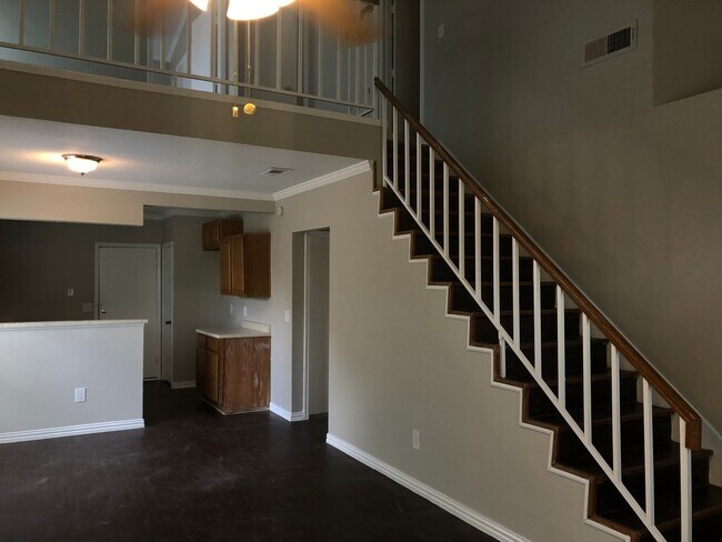 Building Photo - Charming 3 bed 2.5 baths in Rowlett!