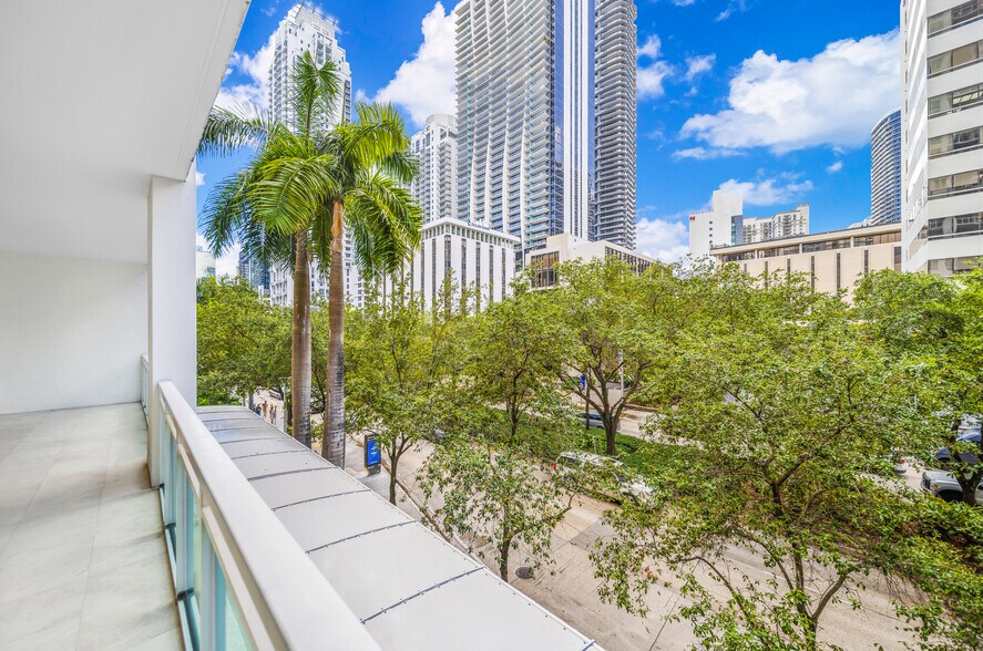 Building Photo - 951 Brickell Ave