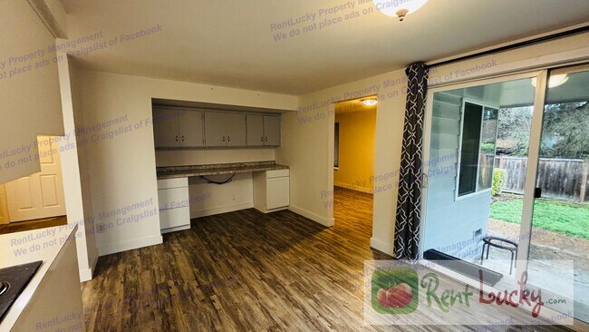 Building Photo - Charming 3 Bedroom Rambler + Large Storage/Shop  | Kent, WA