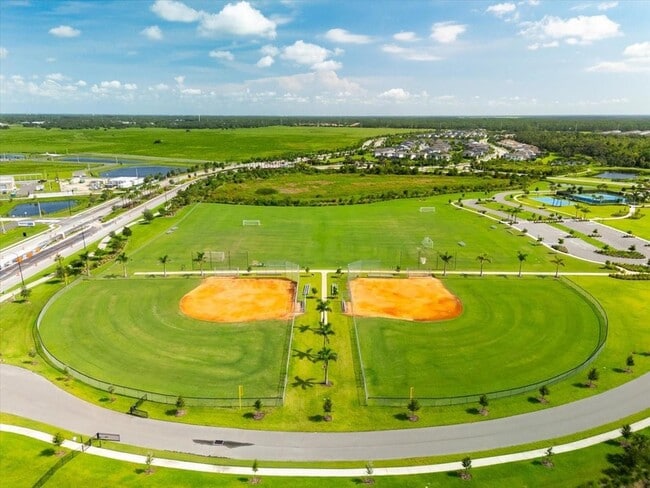 Building Photo - 8765 Daybreak St