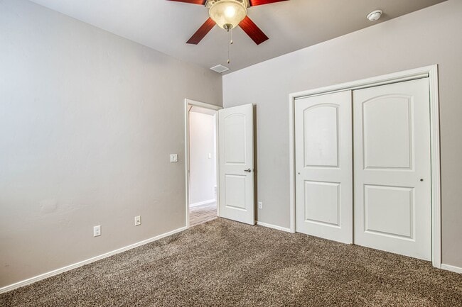 Building Photo - Beautiful Westside home with 3 bed-2 baths...