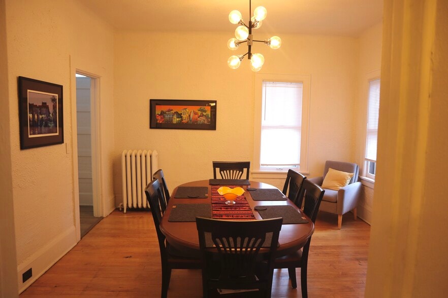 Building Photo - 618 Adams Street NE