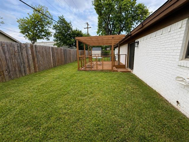 Building Photo - 812 Irwin Dr