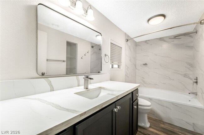 Building Photo - 603 Diamond Dr