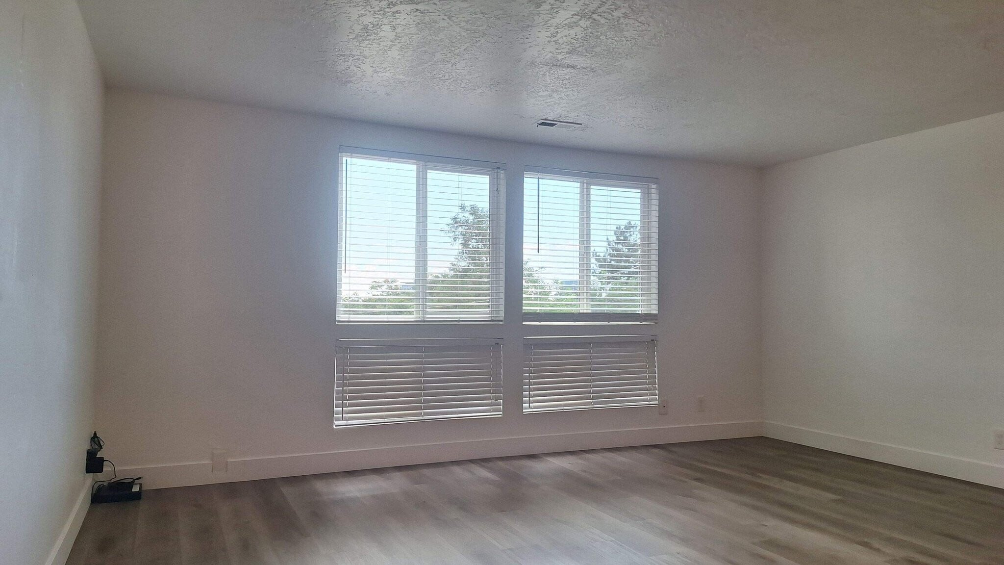 Building Photo - 935 E 600 S