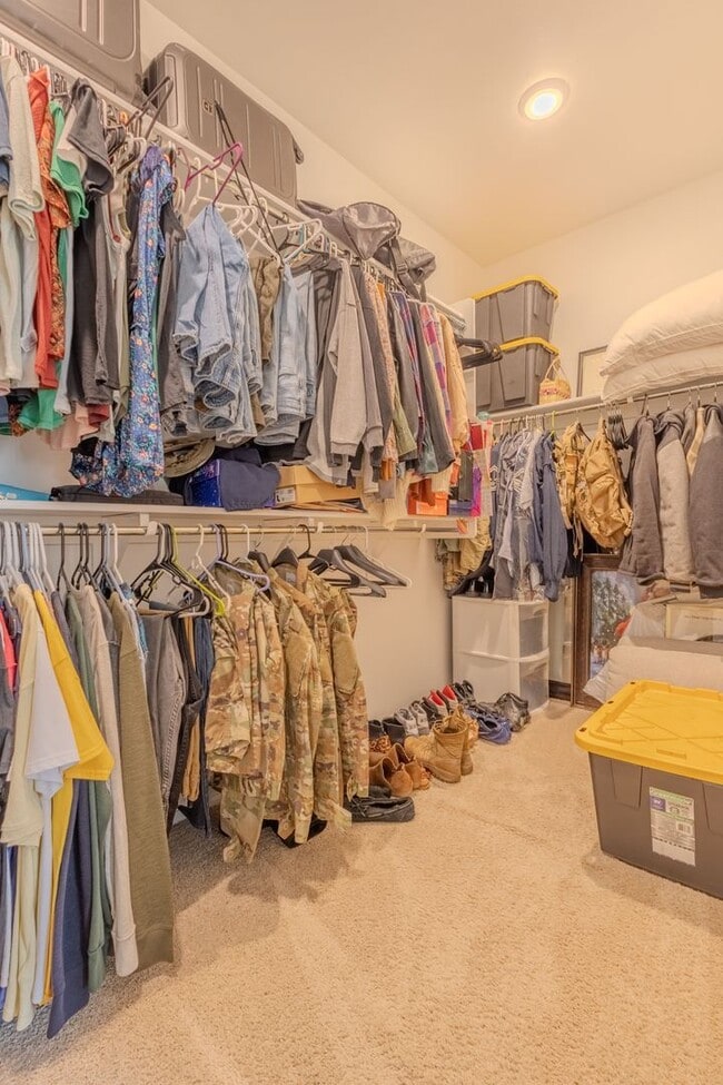 Building Photo - 3 Bedrooms, 2.5 Bathrooms