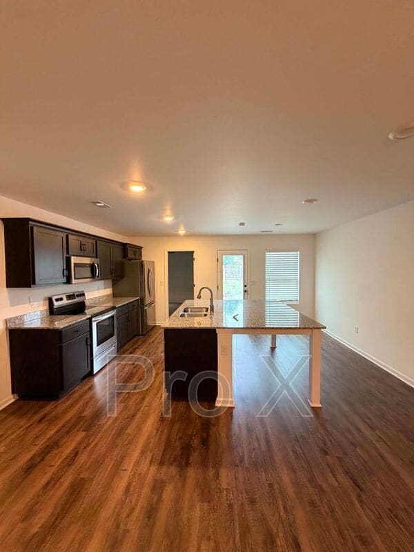 Building Photo - 211 S Galena Ave
