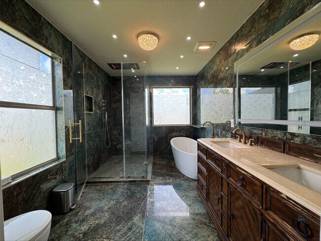 Building Photo - 2410 Crossmill Ln