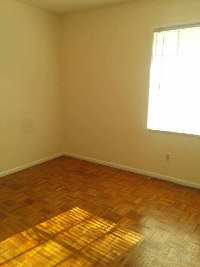 Building Photo - WELCOME HOME!