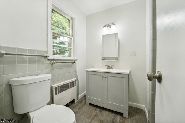 Building Photo - 24 Hutton Ave