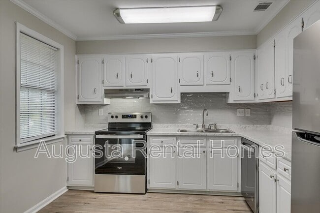 Building Photo - 2314 Rutherford Ave