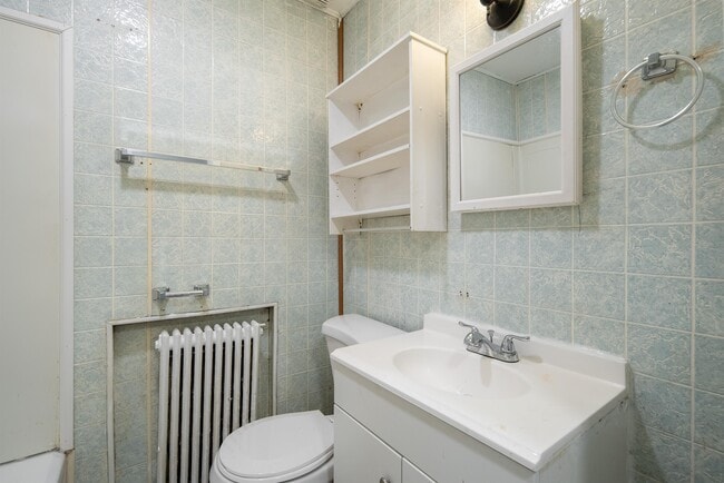 Building Photo - 1327 1st St