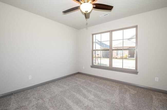 Building Photo - 5614 Bower Ln