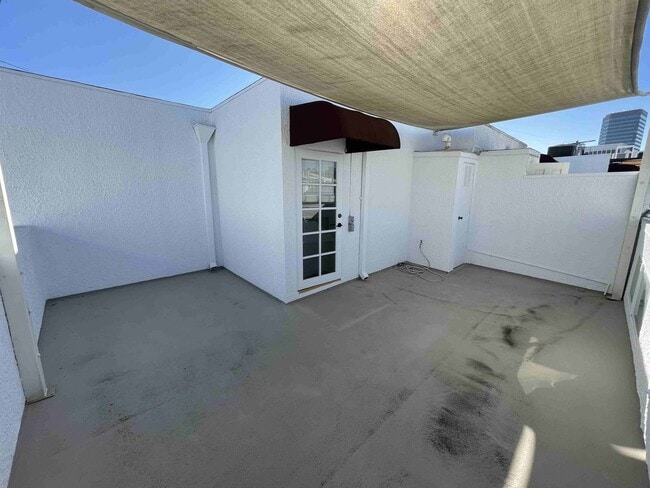 Building Photo - COMPLETELY UPDATED SHERMAN OAKS TOWNHOME!