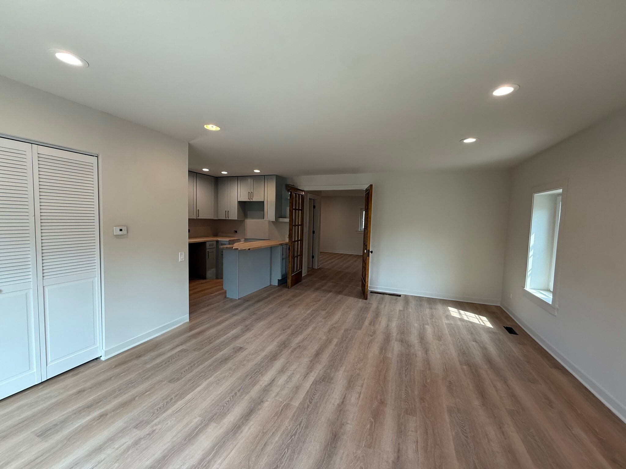Building Photo - 4855 N Paulina St