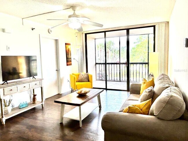 Building Photo - 21405 Olean Blvd