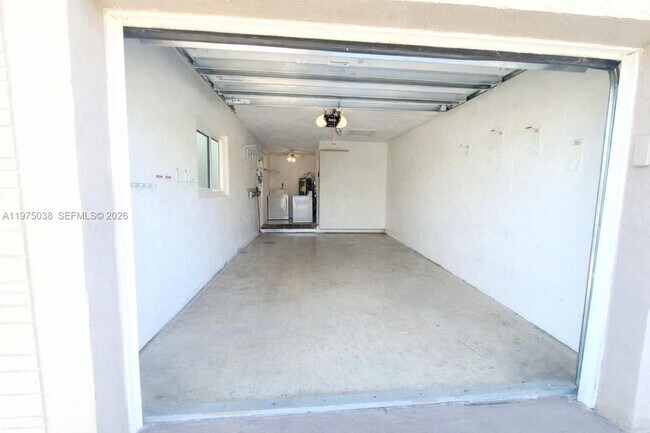 Building Photo - 7613 NW 67th Ave