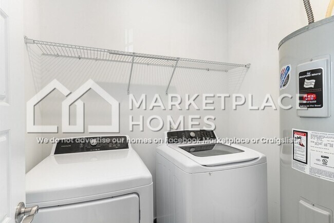 Building Photo - 161 Peach St