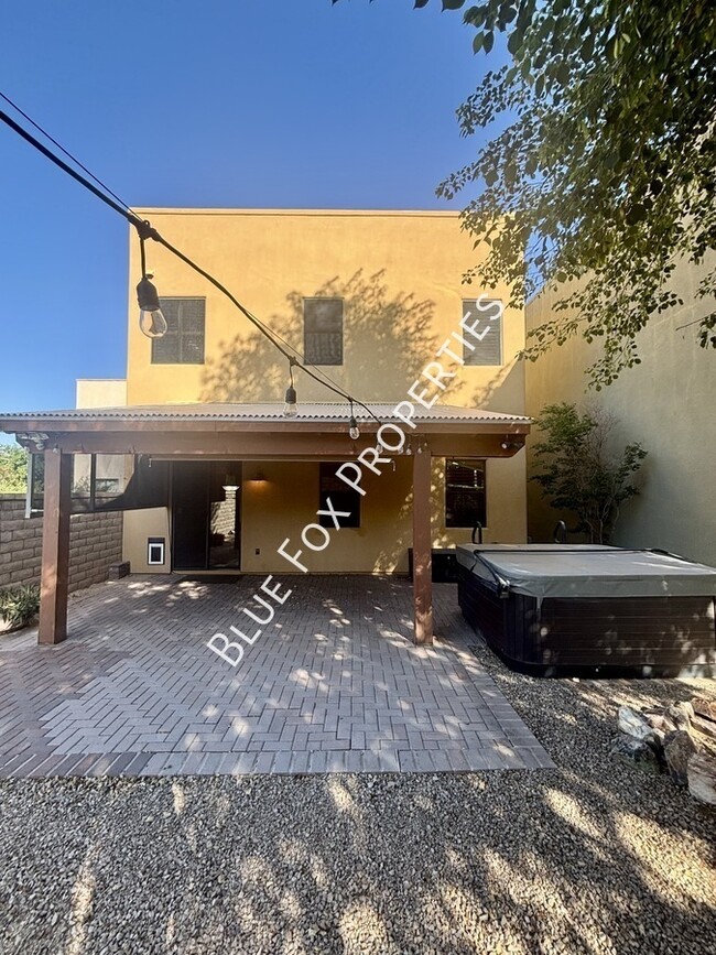Building Photo - 4688 N Belgravia Rd