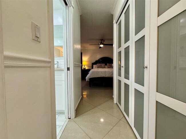 Building Photo - 481 W Tropical Way