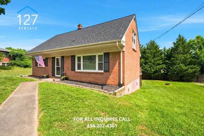 Building Photo - Spacious 4-Bedroom Single Family home with Large Backyard & Ample Storage