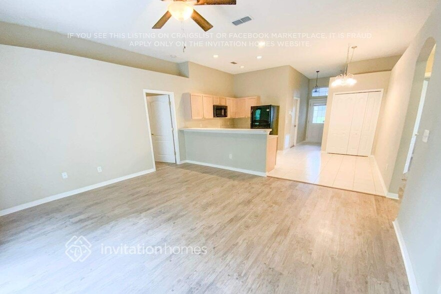 Building Photo - 137 Dover Bluff Dr