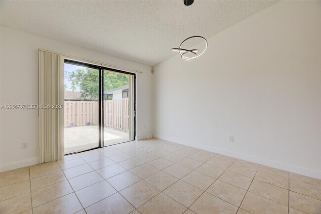 Building Photo - 6707 NW 193rd Ln