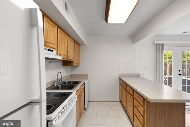 Building Photo - 623 Bywater Rd