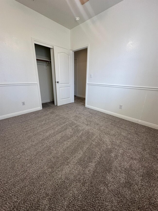 Building Photo - 7351 N Bain Ave