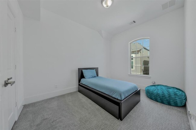 Building Photo - 11015 Ayrshire Park Ln